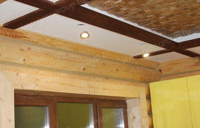 Специалисты по устройству деревянного потолка в частном доме